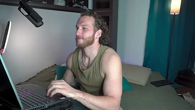 Snapshot of VIktorSecret chatting on September 28, 4:21 am VIktorSecret online show from September 28, 4:21 am