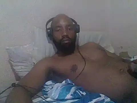 KAYBEEDEFREAK online show from February 1, 8:37 pm