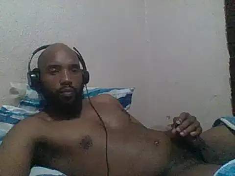 KAYBEEDEFREAK online show from February 15, 9:28 pm