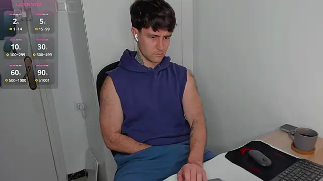 HonestAndrew online show from April 5, 8:00 am