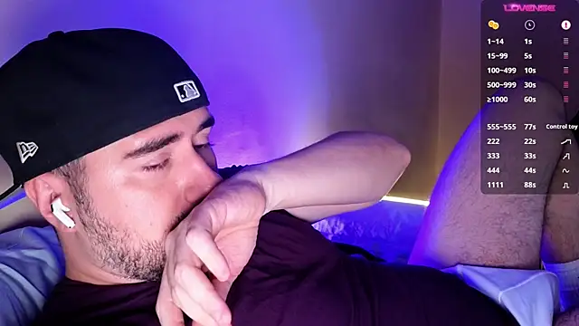 DominantTheo online show from November 16, 4:14 am