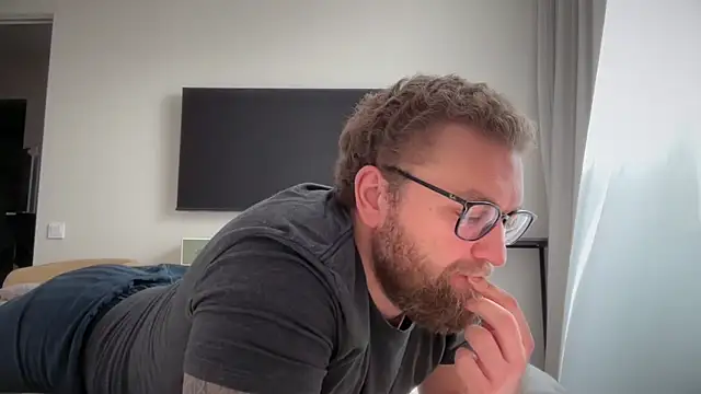 Bear bear  online show from April 22, 9:36 am