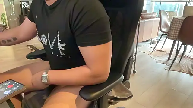 HungandThickLatin online show from January 31, 12:50 am