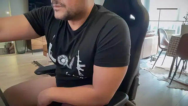 HungandThickLatin online show from February 1, 12:40 am