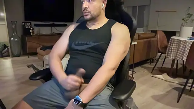 HungandThickLatin online show from January 31, 2:07 pm