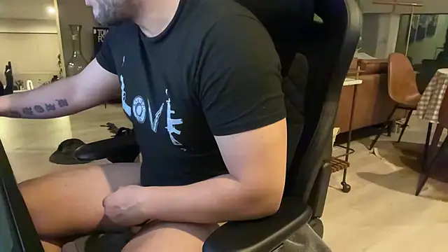 HungandThickLatin online show from February 15, 12:33 pm