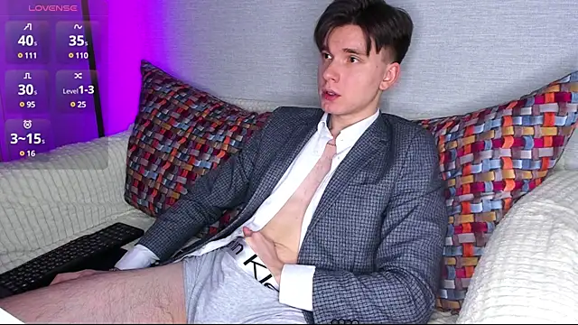 maxboy4 online show from February 3, 8:24 pm