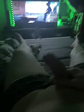 David19932908 online show from January 5, 9:57 pm