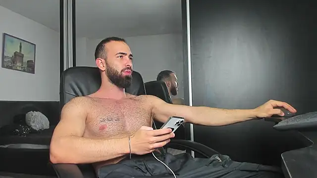 MichaelMasterss online show from February 11, 2:02 pm