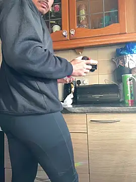 bigbrown- online show from March 12, 4:13 pm