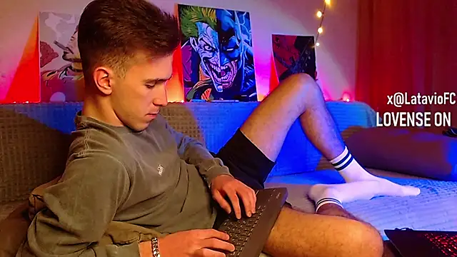 Snapshot of Midnighter_ chatting on March 6, 10:15 pm Midnighter  online show from March 6, 10:15 pm