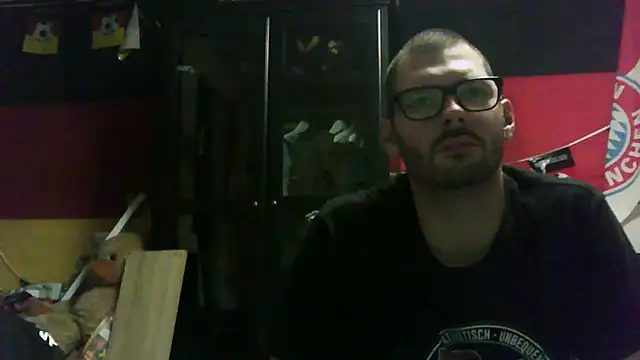Snapshot of Die-geile-Sau chatting on October 16, 8:28 pm Die-geile-Sau online show from October 16, 8:28 pm