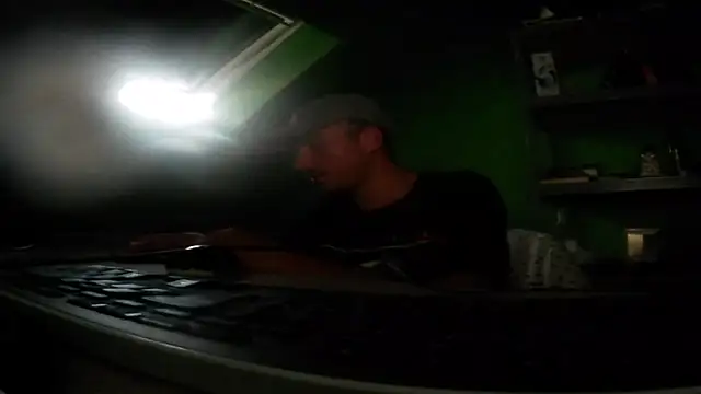 capoloveu online show from September 11, 5:12 pm