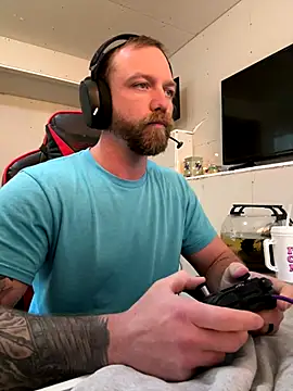 8inchHOLEpunch online show from December 2, 7:47 pm