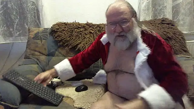 SexySantaC online show from December 18, 10:24 pm