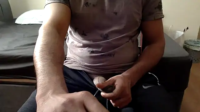 CoolBiDude online show from March 18, 3:37 pm