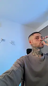  jamesleandros1 online show from February 3, 4:01 pm