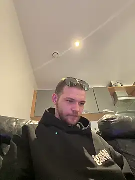 Z1uk online show from June 20, 2:11 pm