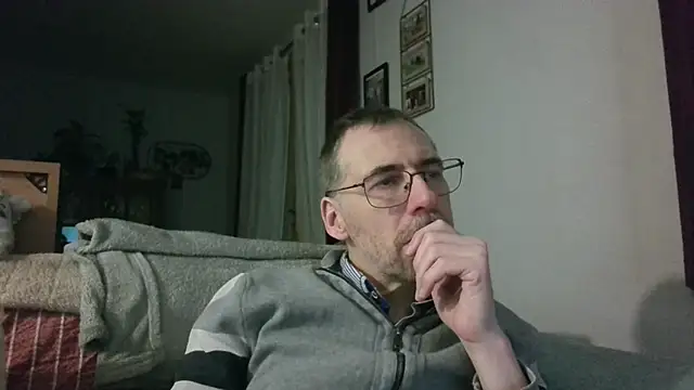 ptitcanard60600 online show from March 12, 12:29 am