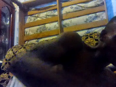 LookingLover34 online show from December 4, 3:35 am