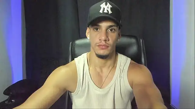 jhonnysnow17 online show from October 14, 1:23 am