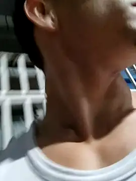 jhonnysnow17 online show from December 10, 4:13 am