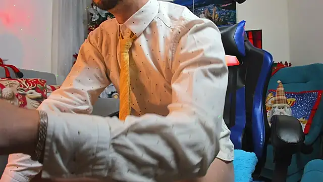 LiamCossio  online show from December 13, 12:20 am