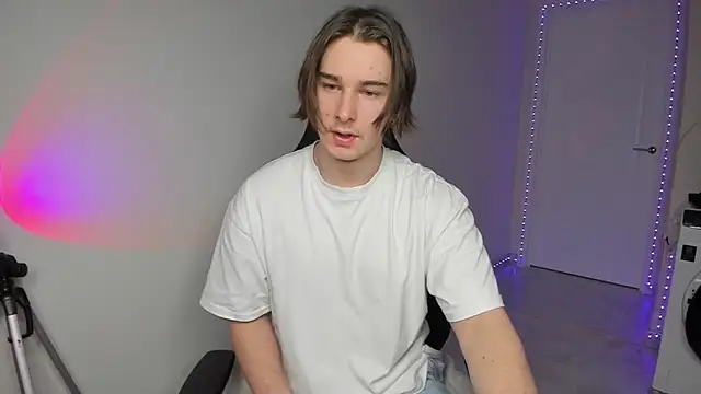 Vincent Strong online show from December 21, 3:25 am