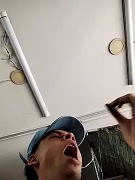 cristopher maclean online show from April 24, 4:09 pm