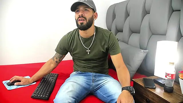 Thiagogomez online show from March 31, 7:15 pm