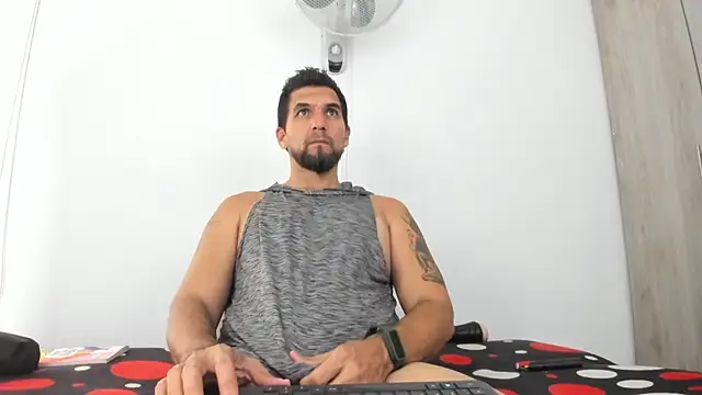 JULESLAKES online show from December 22, 9:45 pm