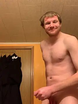 slutboy42000 online show from January 27, 3:15 am