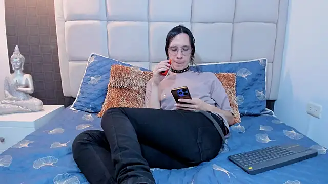 Hecatee 77 online show from December 18, 7:52 pm