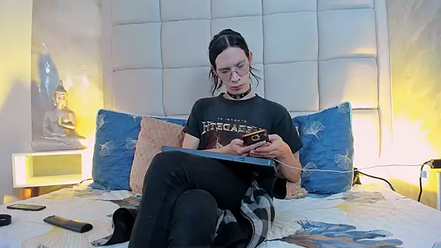 Hecatee 77 online show from October 5, 7:51 pm