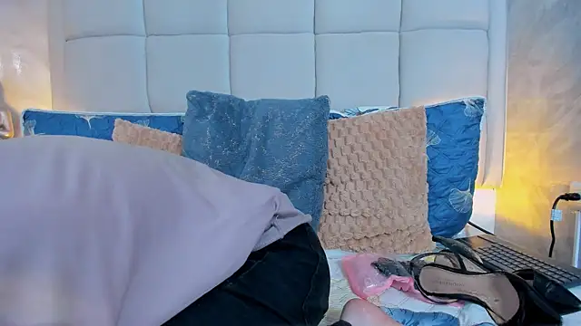 Hecatee 77 online show from October 7, 8:13 pm