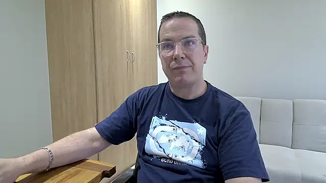 BrettJ81 online show from January 14, 2:22 pm