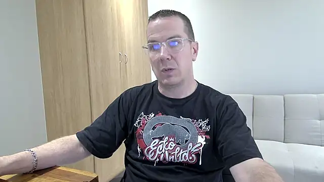 BrettJ81 online show from March 20, 2:32 pm