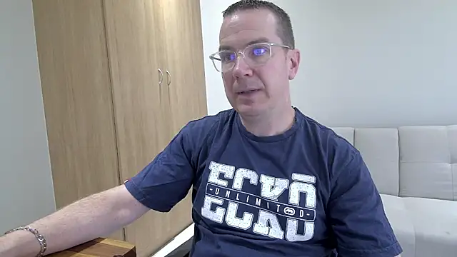 BrettJ81 online show from March 24, 2:44 pm