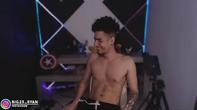 bigryann23 online show from March 27, 3:13 pm